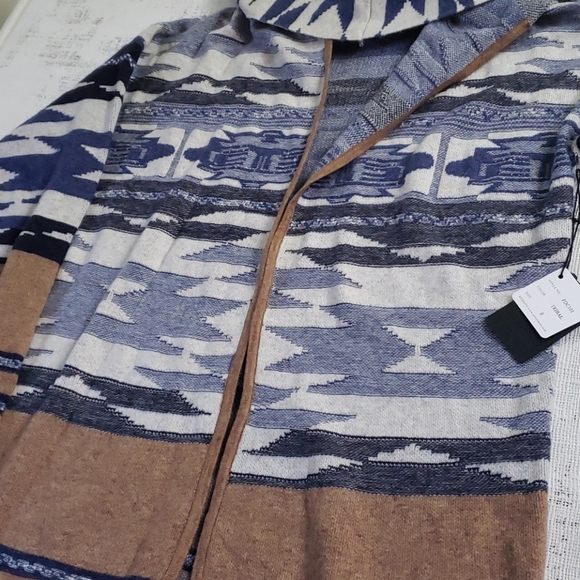 NEW WITH TAGS tribal throw sweater - Picture 3 of 4